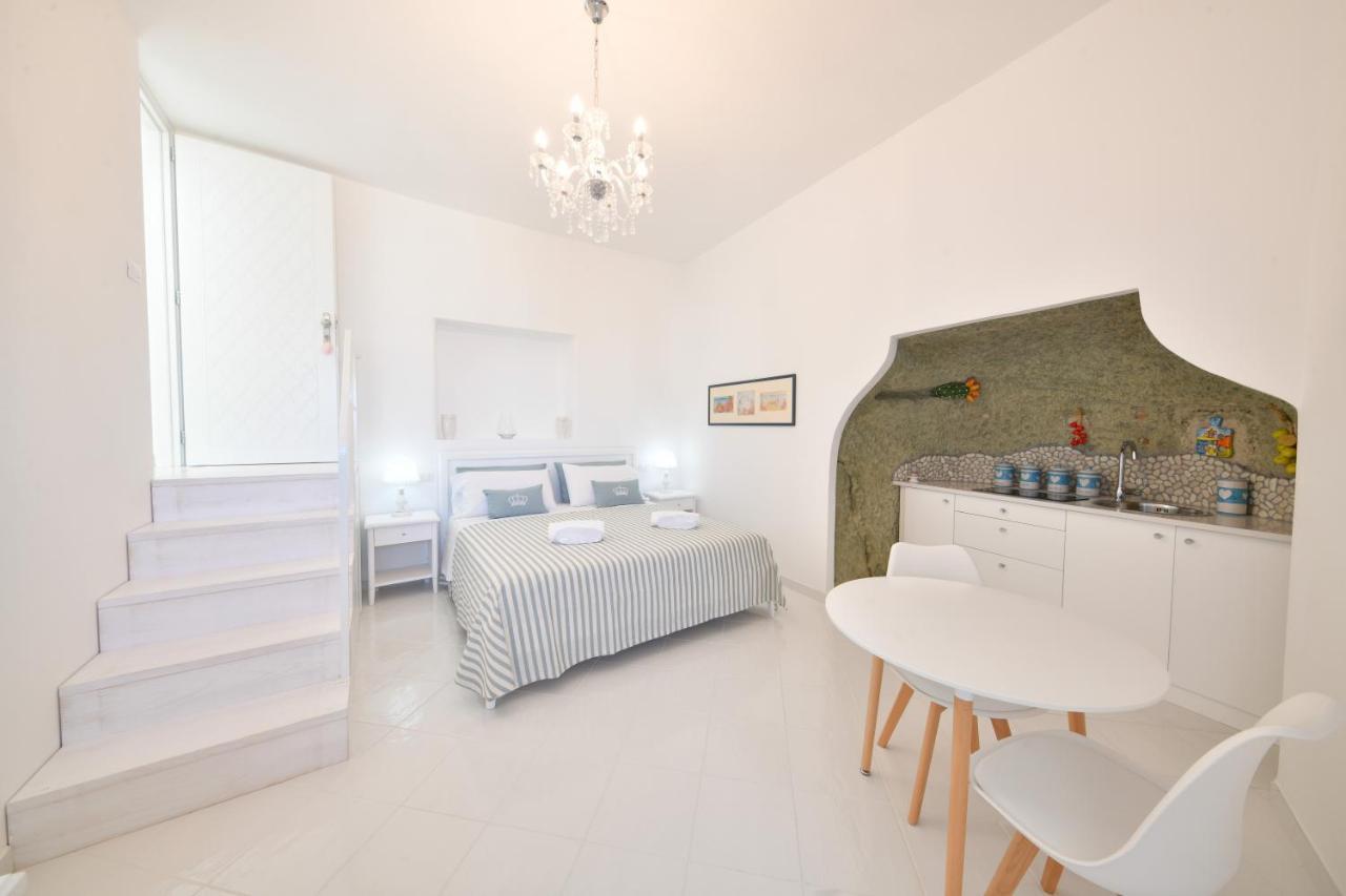 King Suite - Luxury Rooms Форио Экстерьер фото