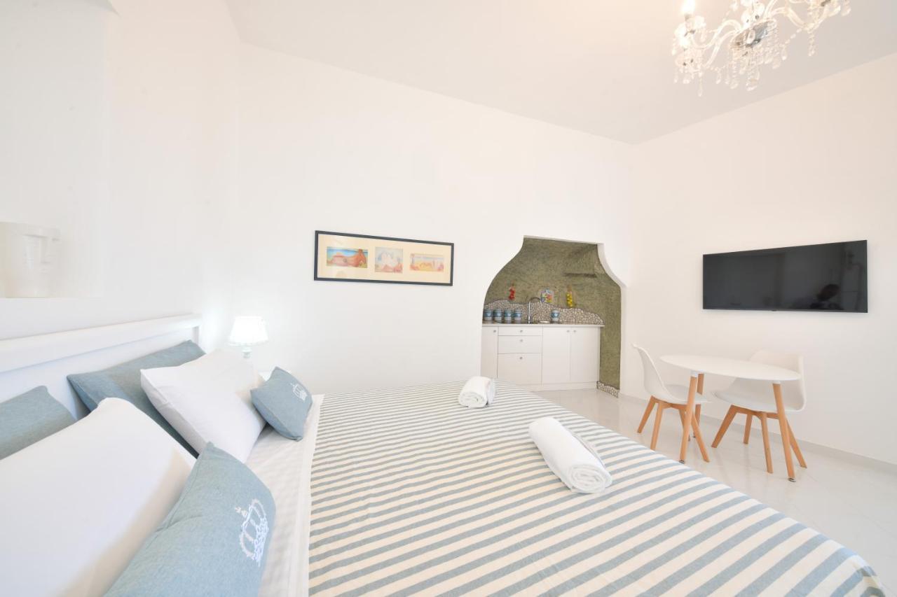 King Suite - Luxury Rooms Форио Экстерьер фото